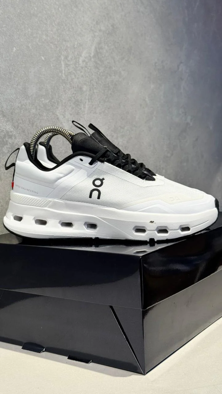 ON CLOUDTEC BLANCO NEGRO - Image 5