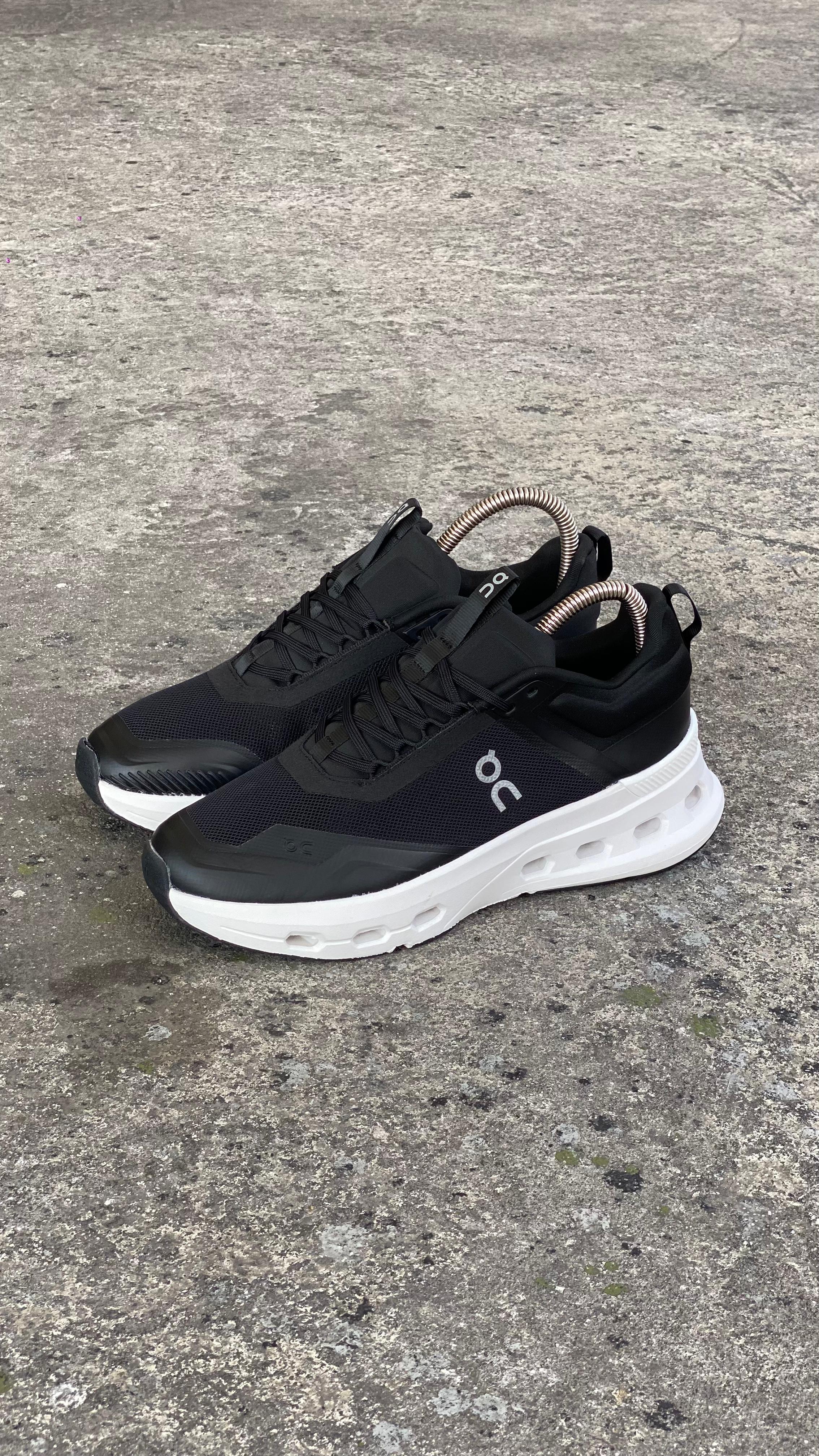 ON CLOUDTEC  NEGRO BLANCO