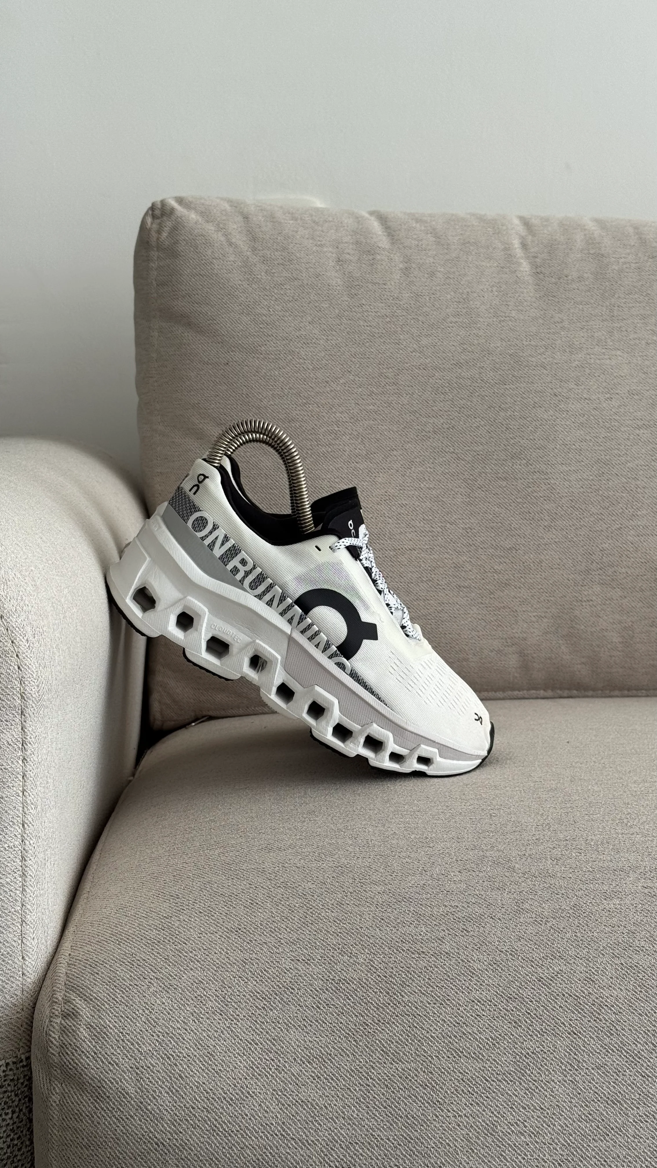 ON RUNNING BLANCO GRIS PROMO - Image 5