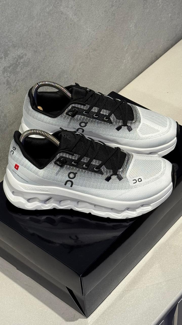 ON RUNNING BLANCO GRIS NEGRO - Image 4