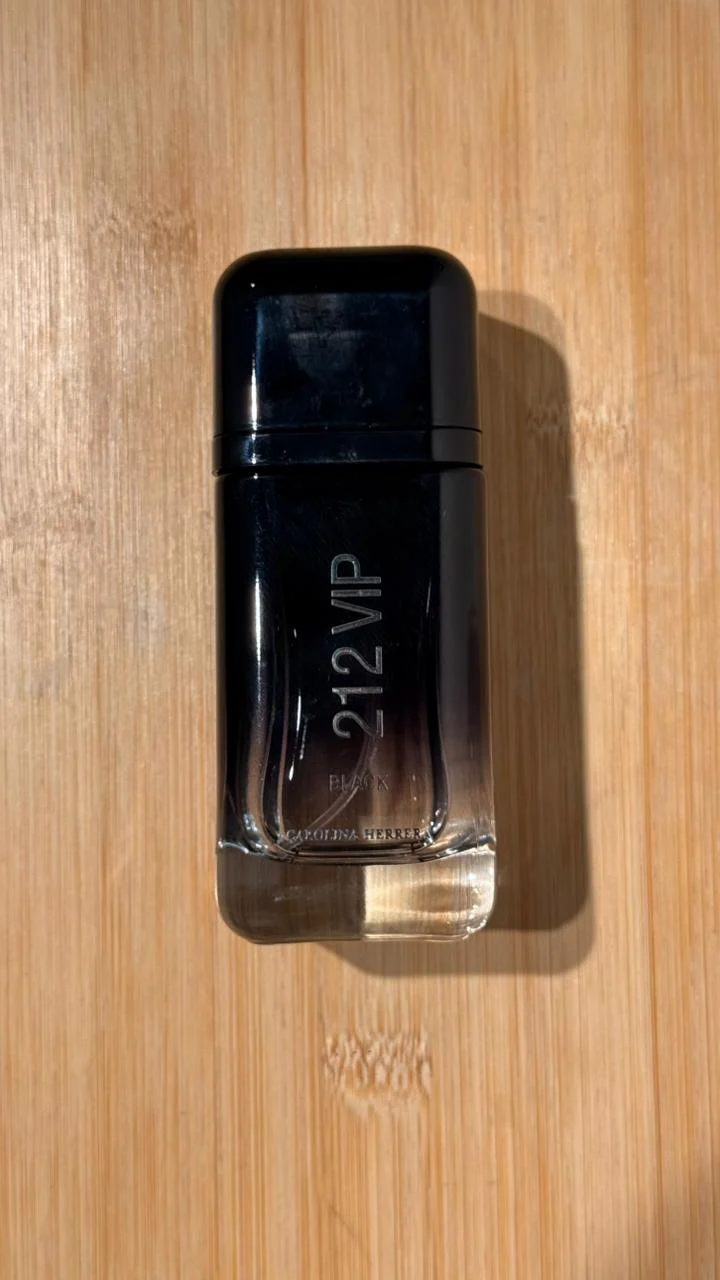PERFUME CAROLINA HERRERA 212 VIP BLACK - Image 3