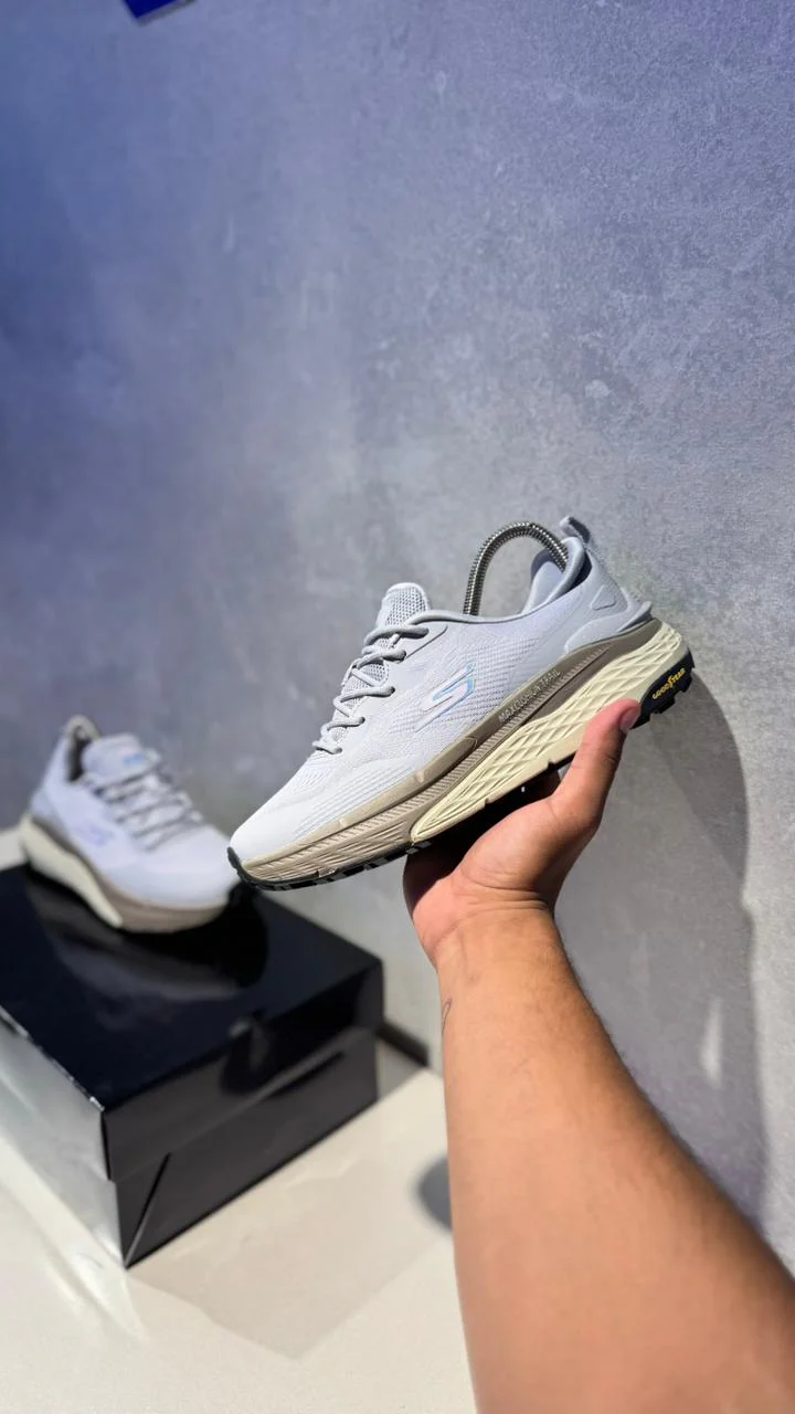 SKETCHERS GYEAR GRIS CAFE - Image 6