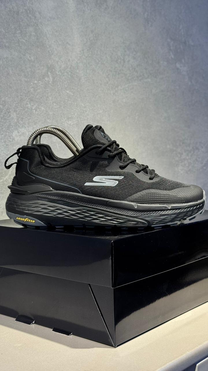 SKETCHERS GYEAR NEGRO - Image 5
