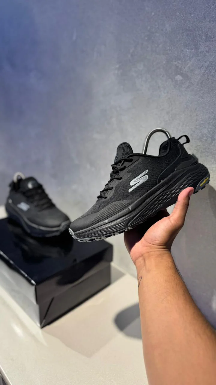 SKETCHERS GYEAR NEGRO - Image 6
