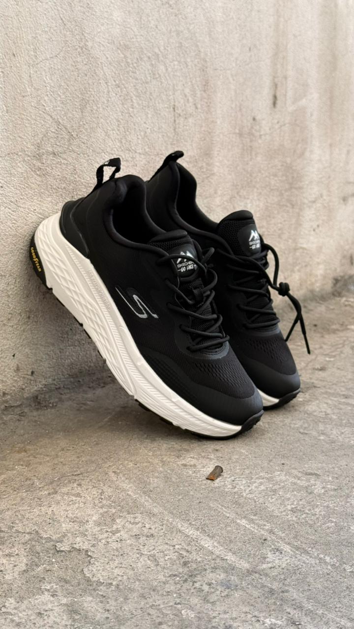 SKETCHERS GYEAR NEGRO BLANCO - Image 3