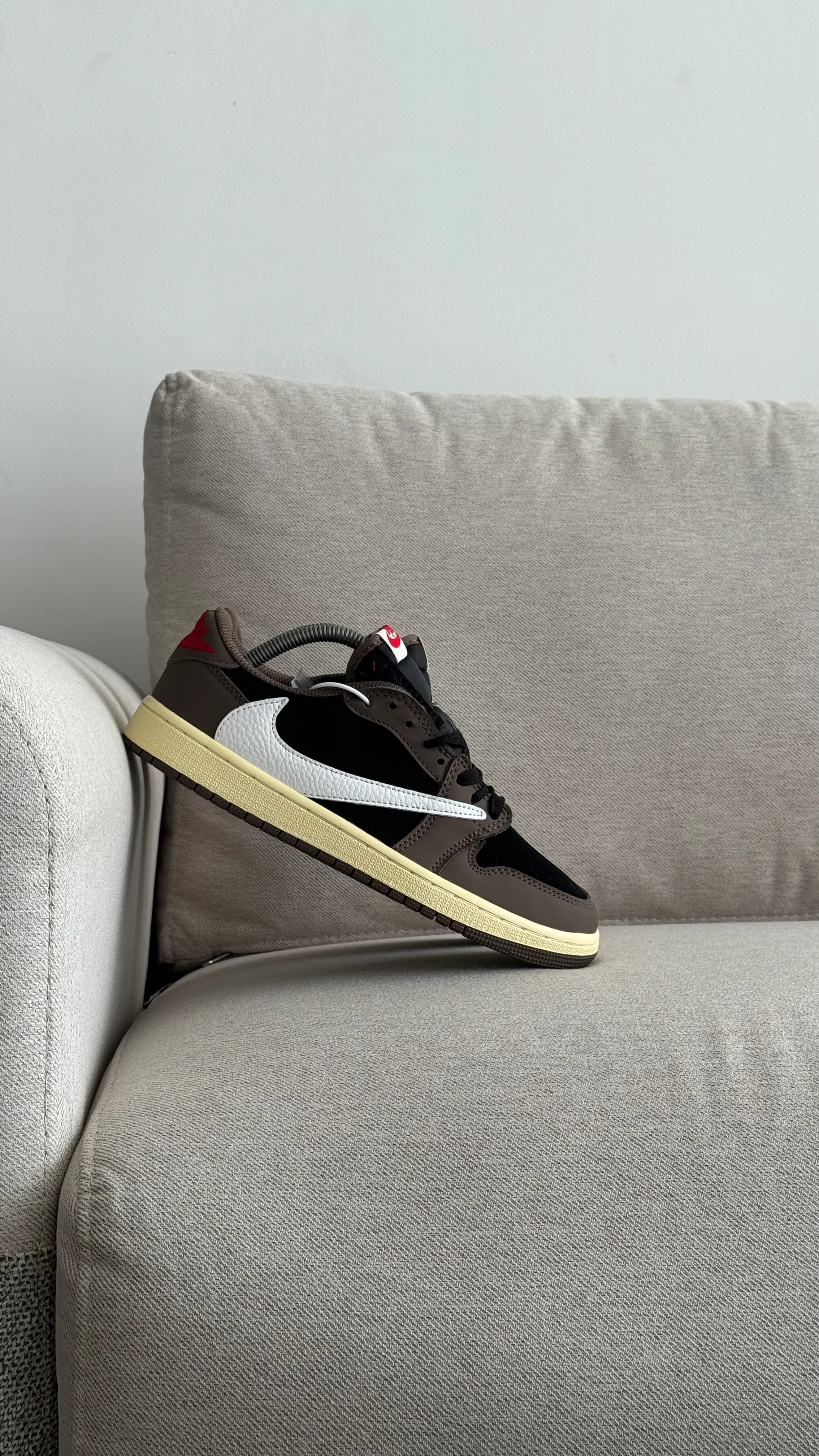 TRAVIS SCOTT CAFE - Image 6