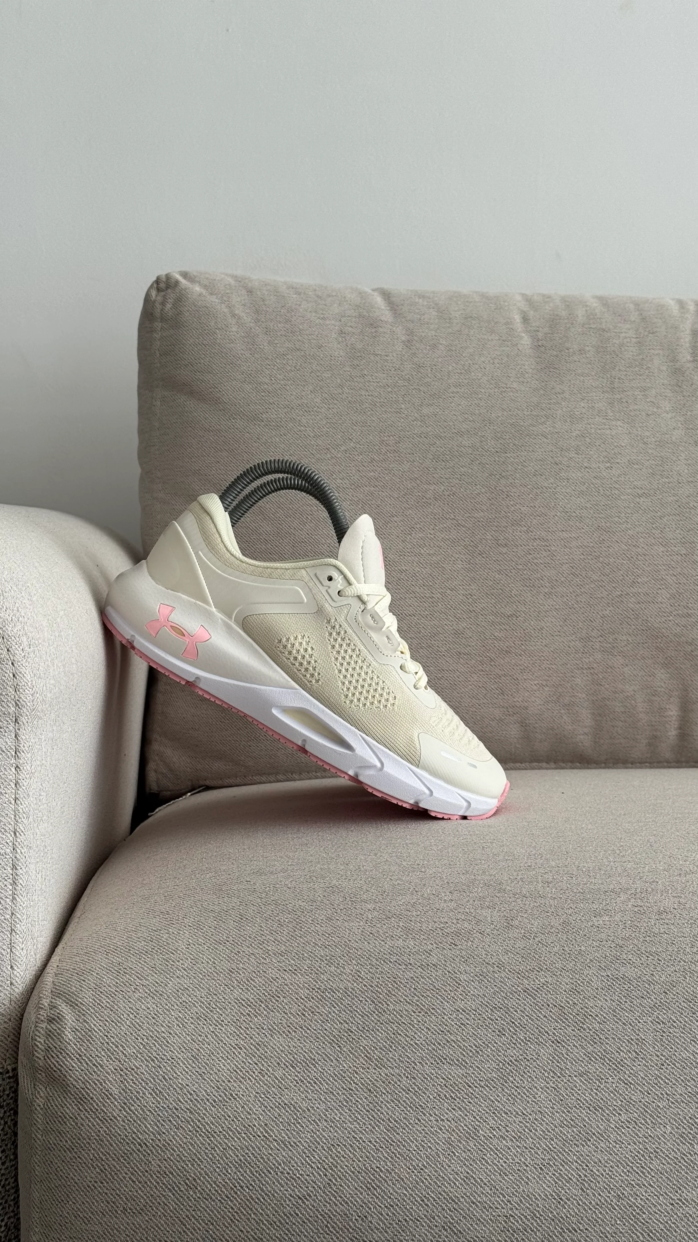 UNDER ARMOUR BEIGE - Image 8