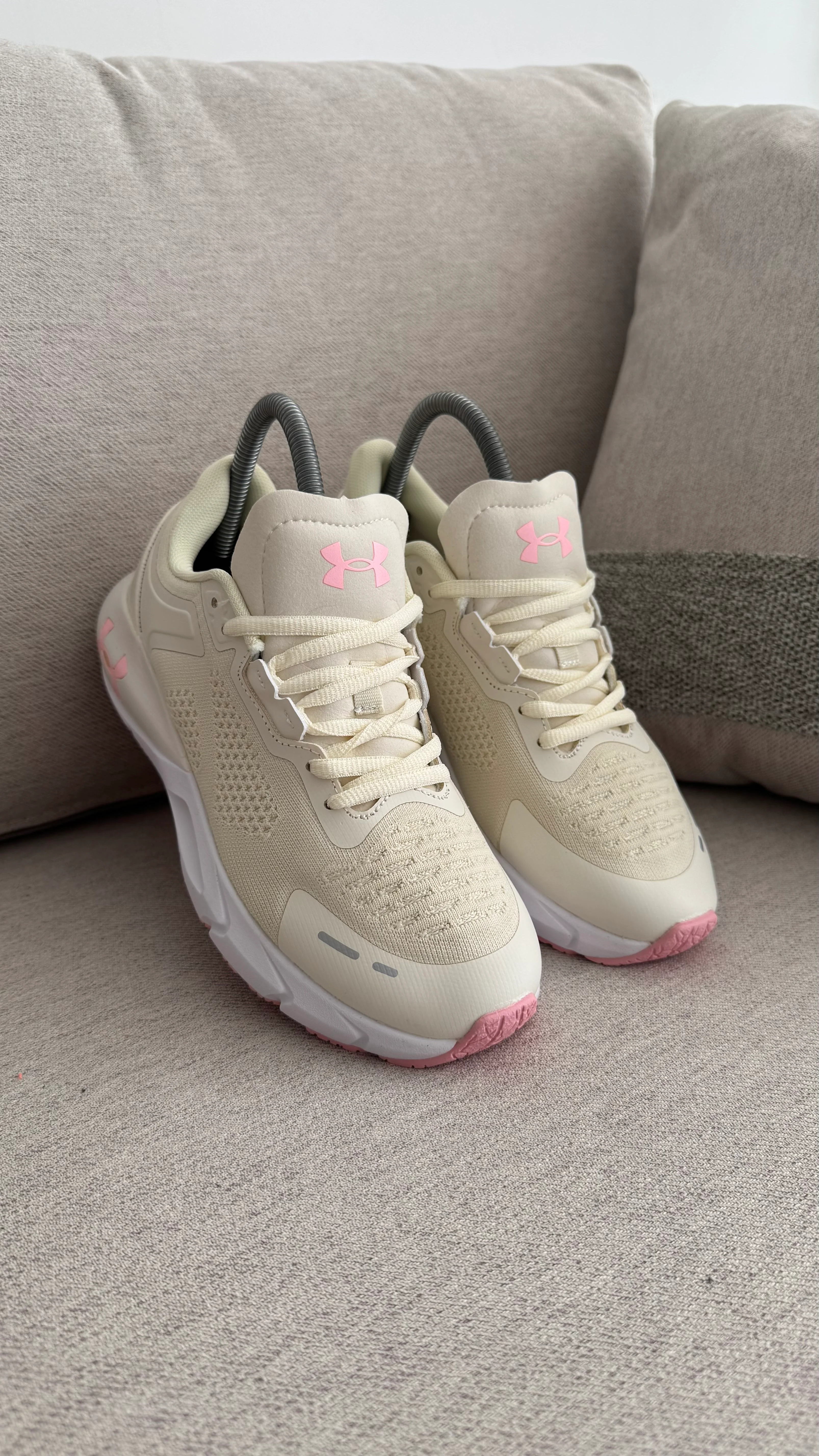UNDER ARMOUR BEIGE - Image 9