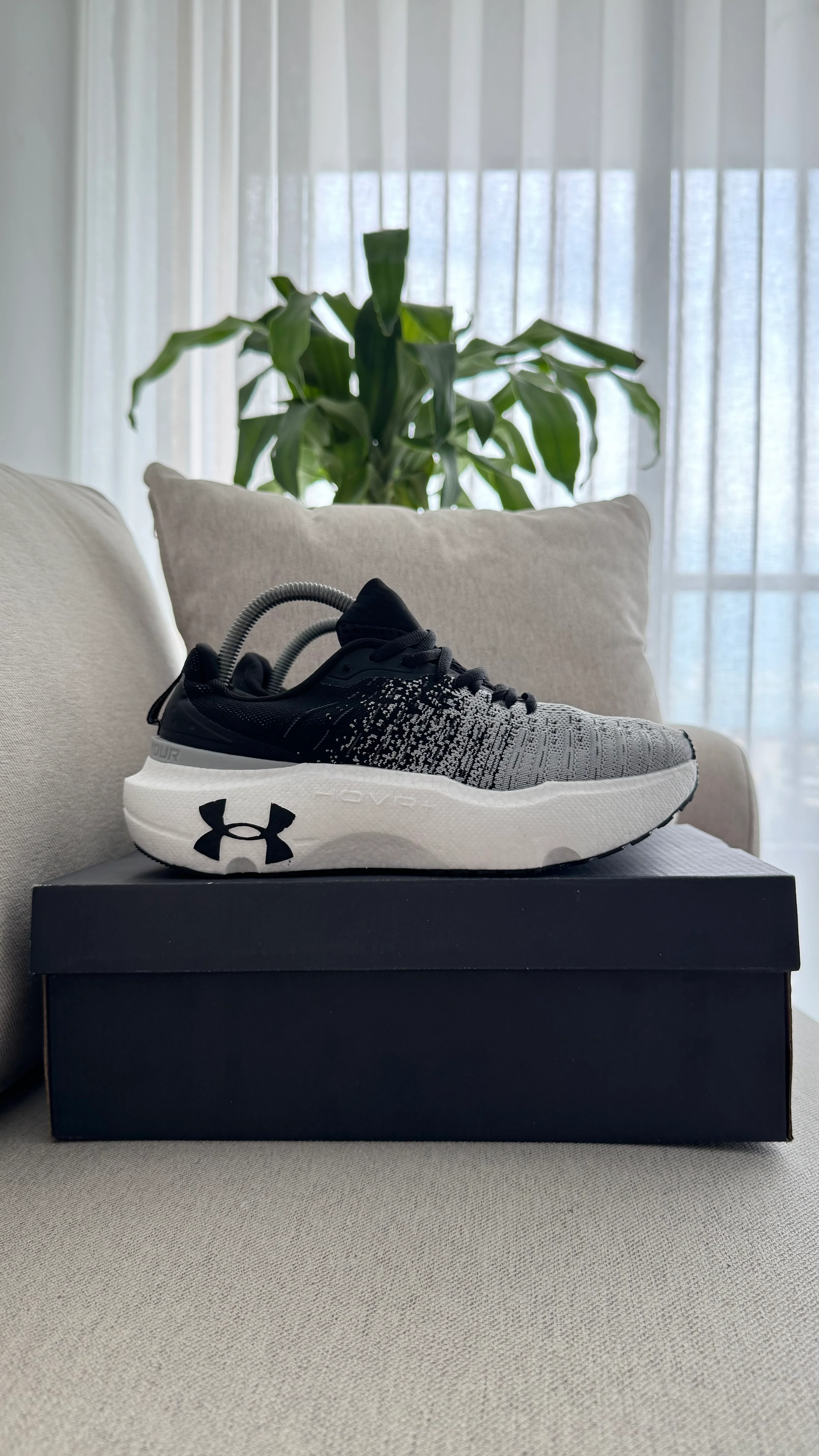 UNDER ARMOUR NEW NEGRO GRIS - Image 7