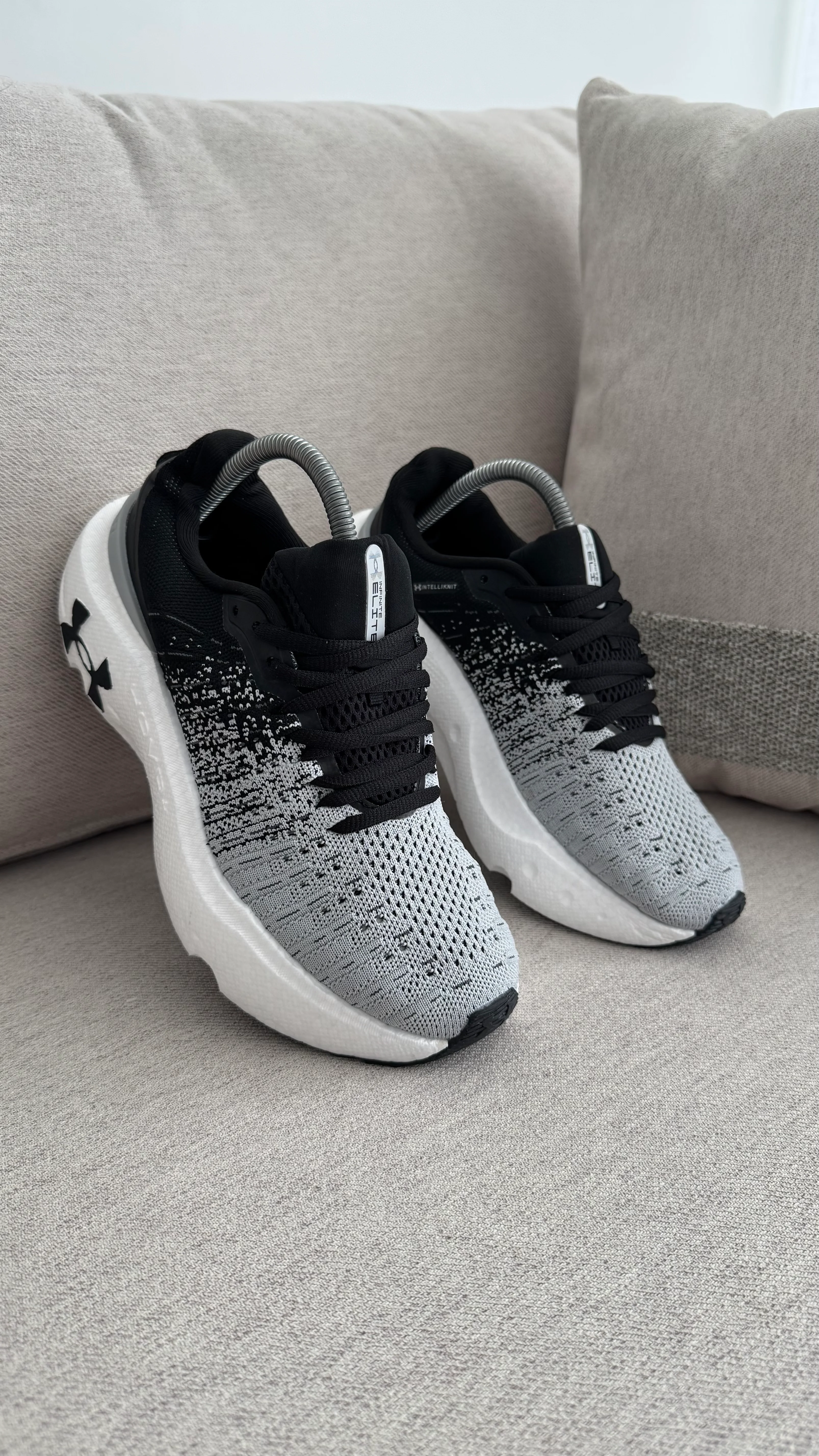 UNDER ARMOUR NEW NEGRO GRIS - Image 9