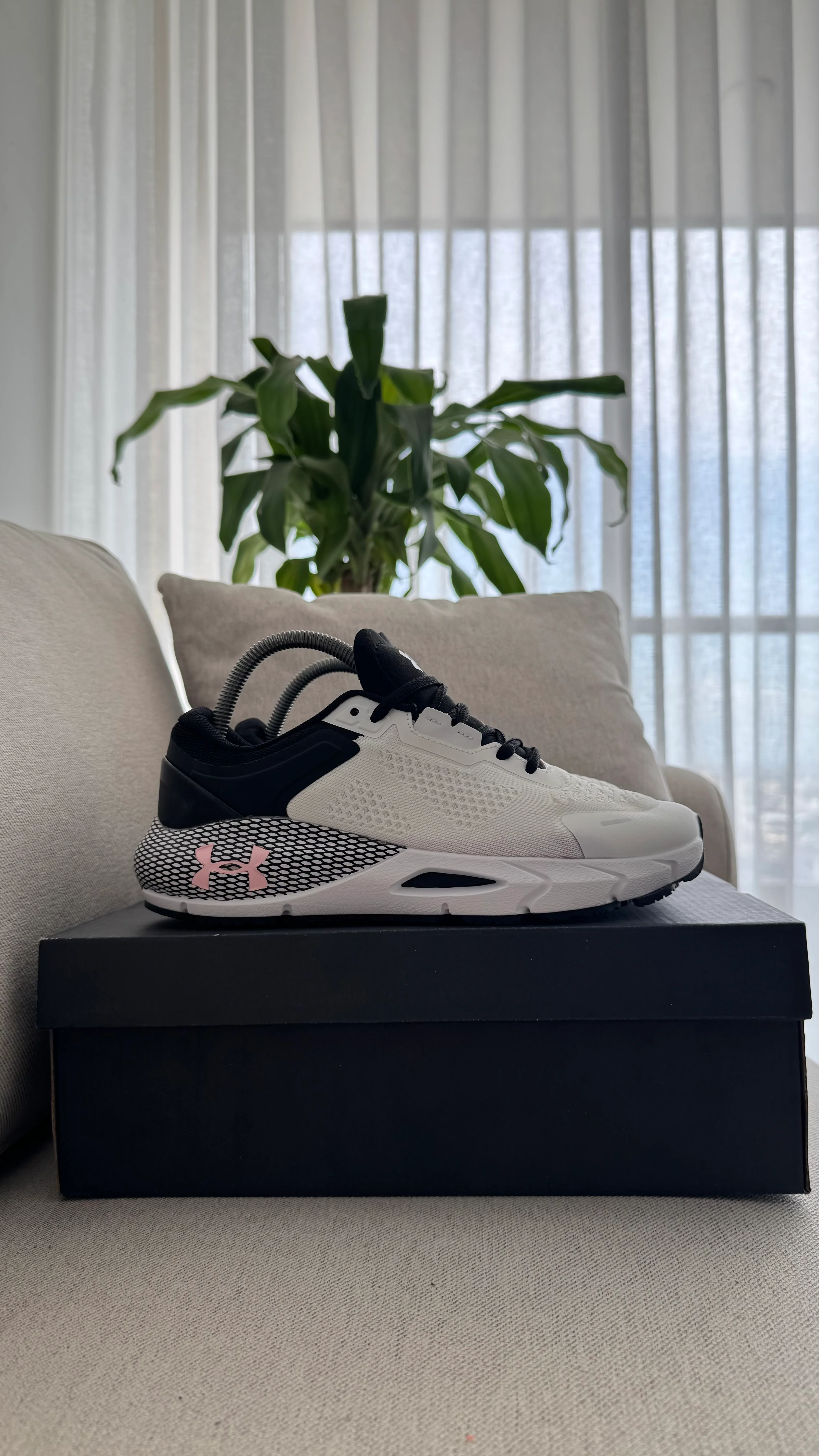 UNDER ARMOUR TENIS BLANCO GRIS ROSA - Image 7