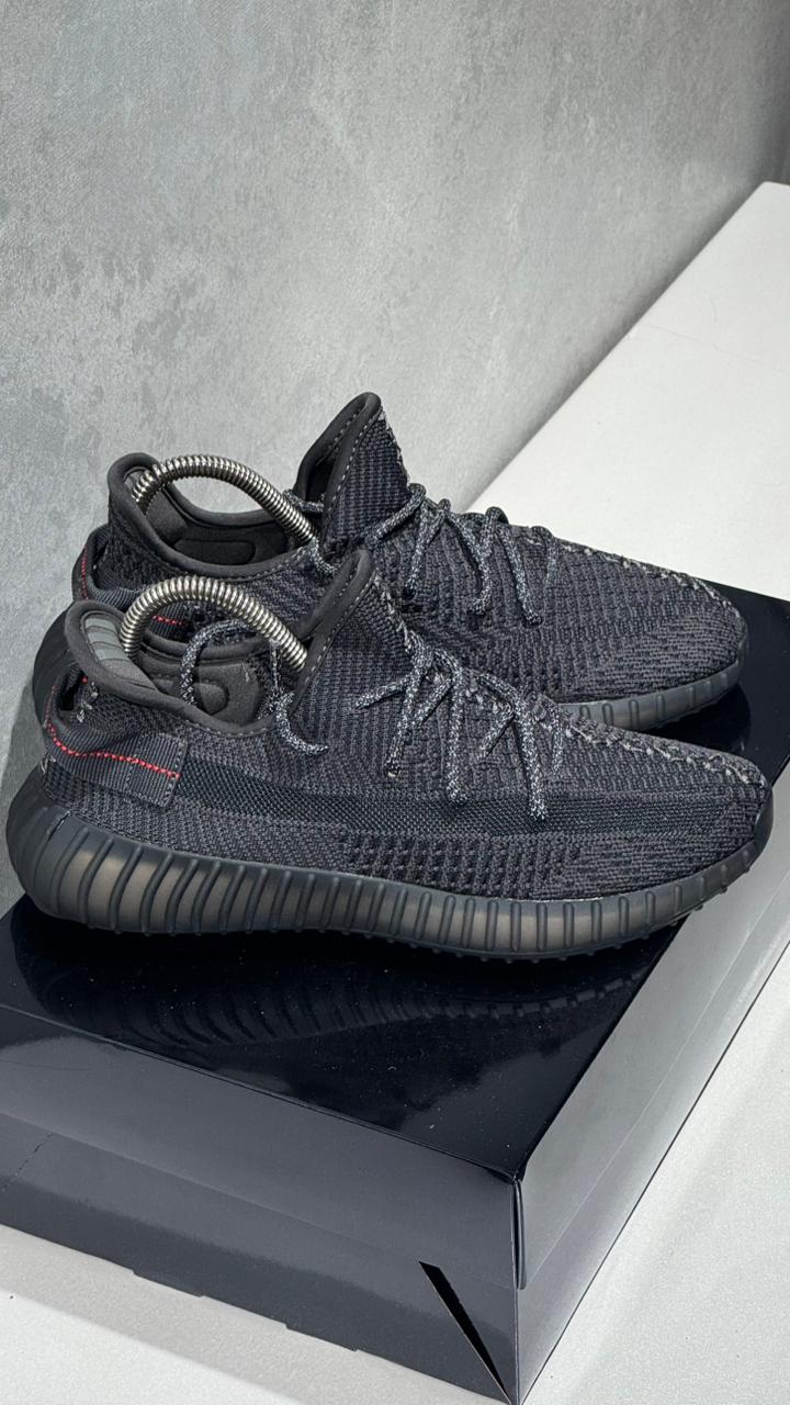 YEEZY 350 NEGRO - Image 4